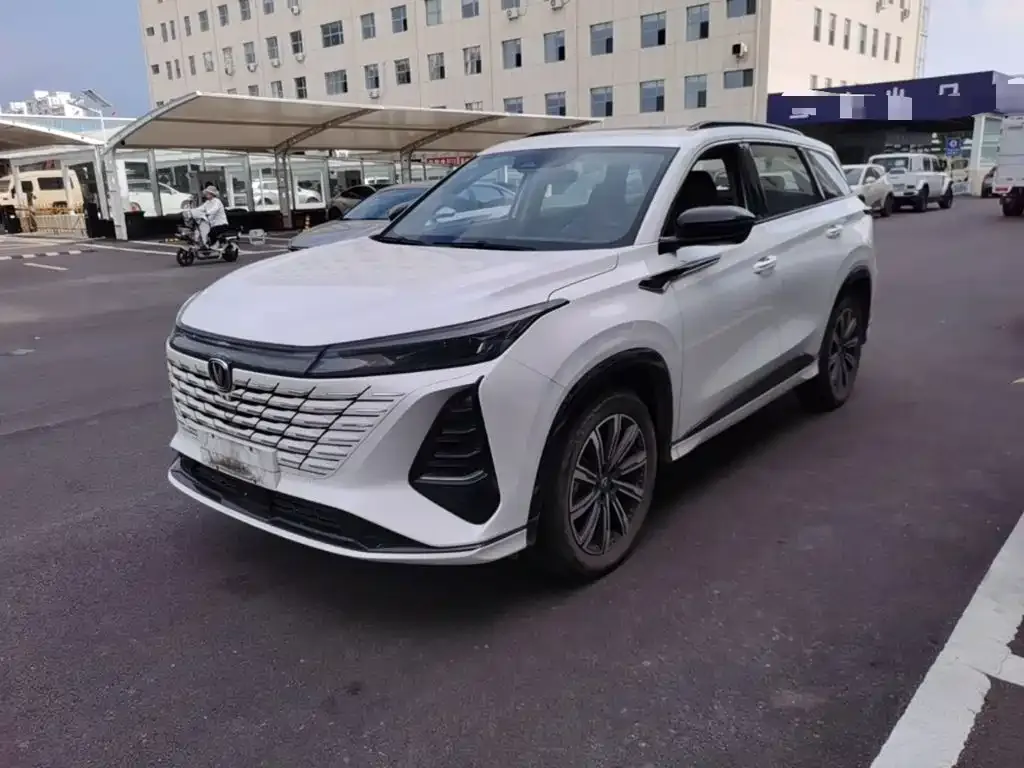 Changan CS75PLUS — фото 1