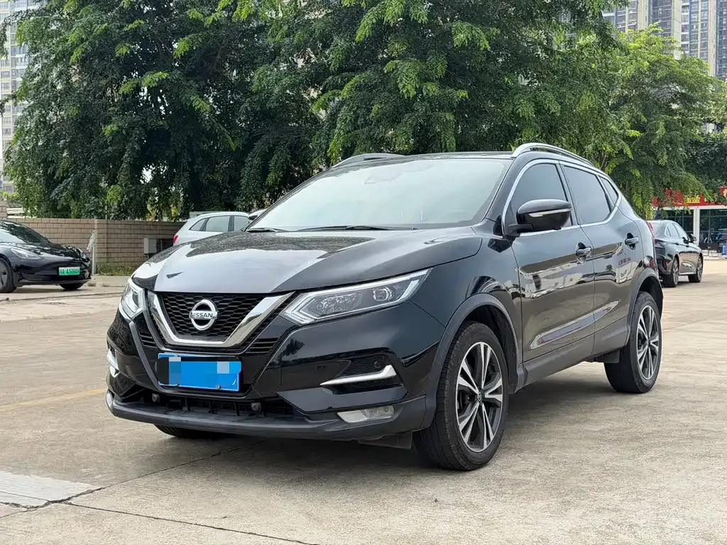 Nissan Qashqai — фото 1