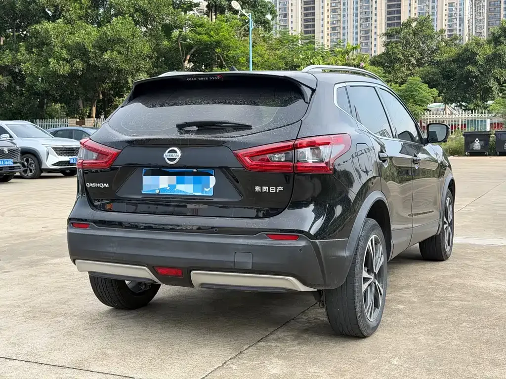 Nissan Qashqai — фото 6