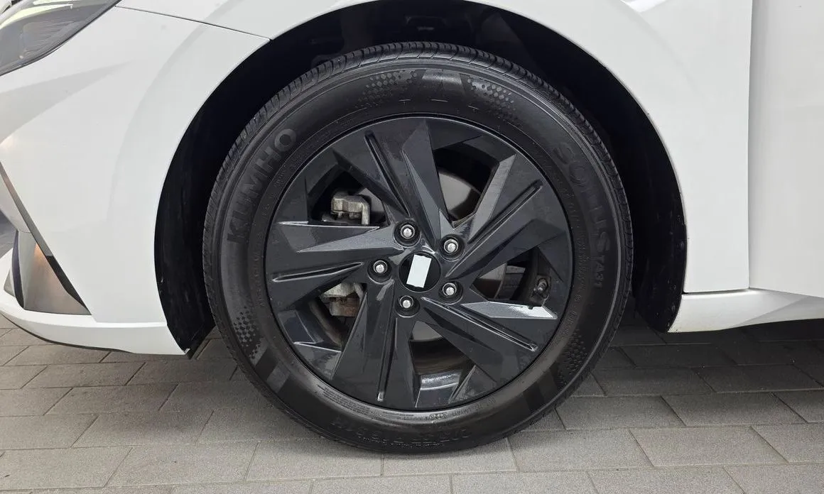 Hyundai AVANTE — фото 7