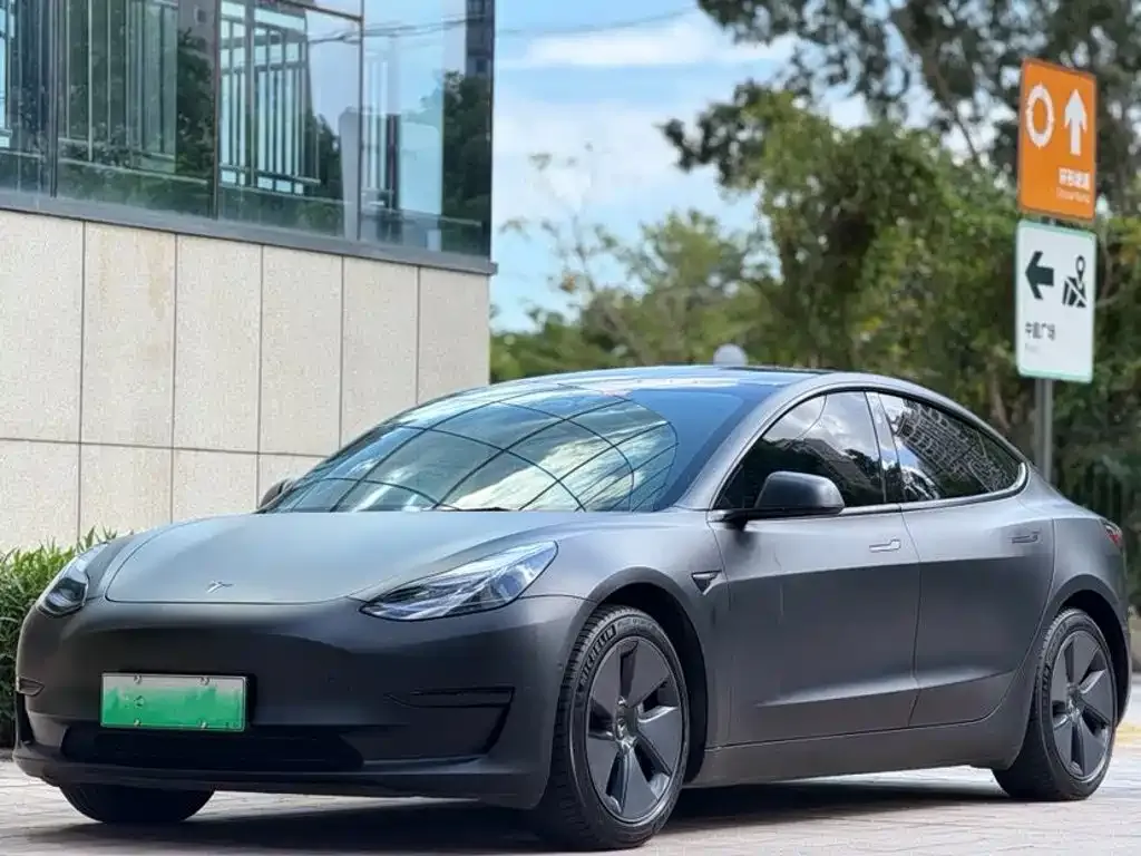 Tesla Model 3 — фото 10