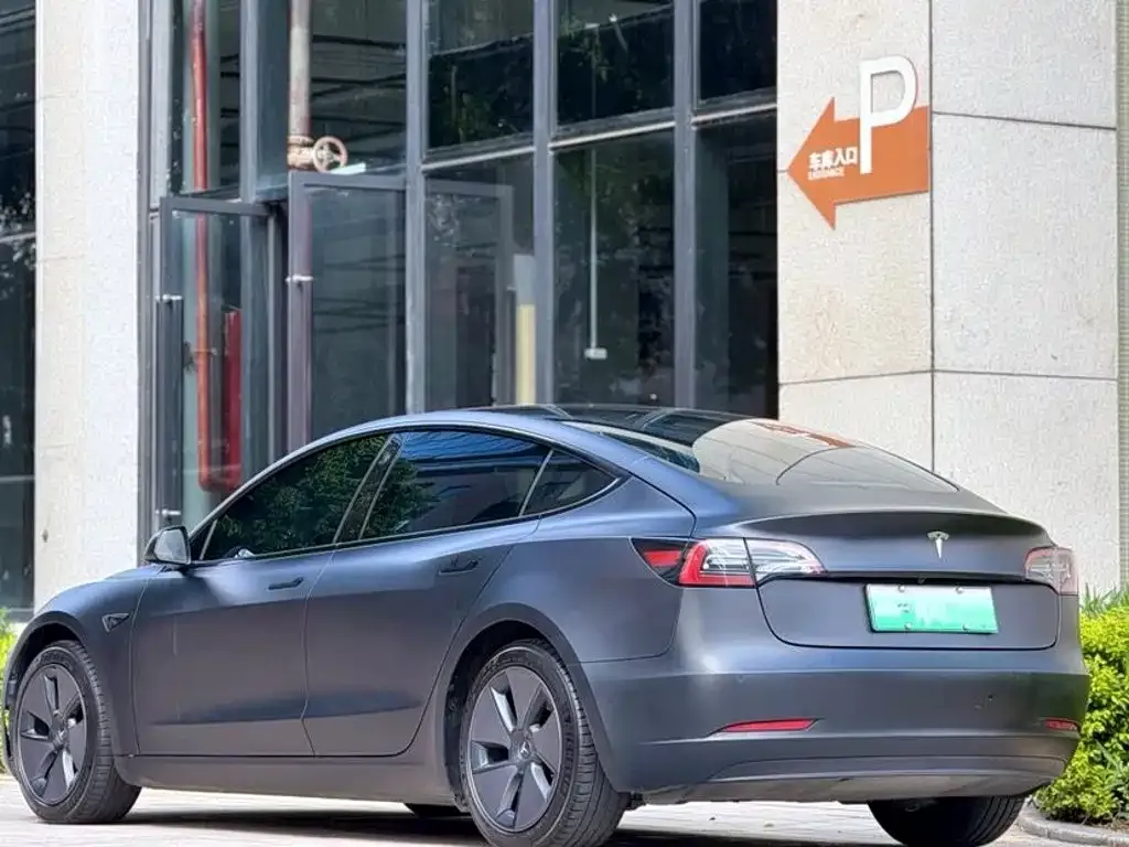 Tesla Model 3 — фото 3