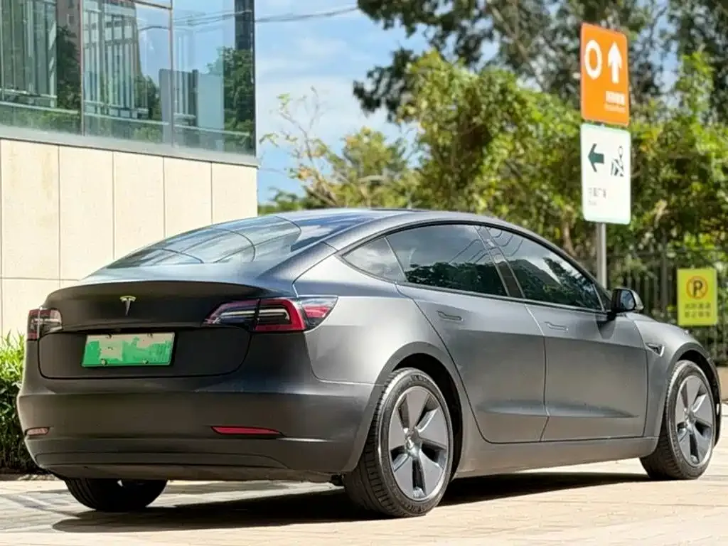 Tesla Model 3 — фото 8