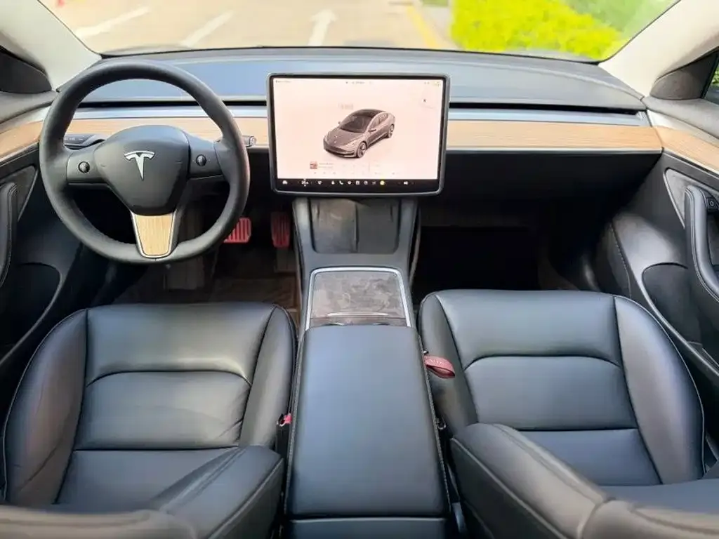 Tesla Model 3 — фото 9