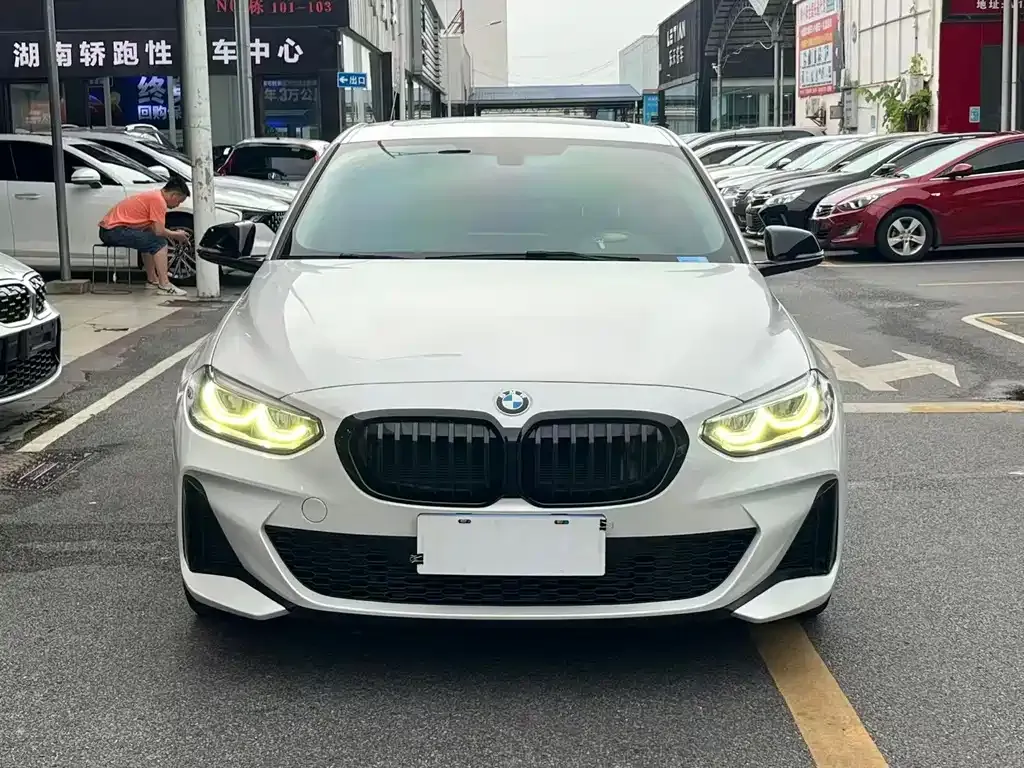 BMW 1 Series — фото 1