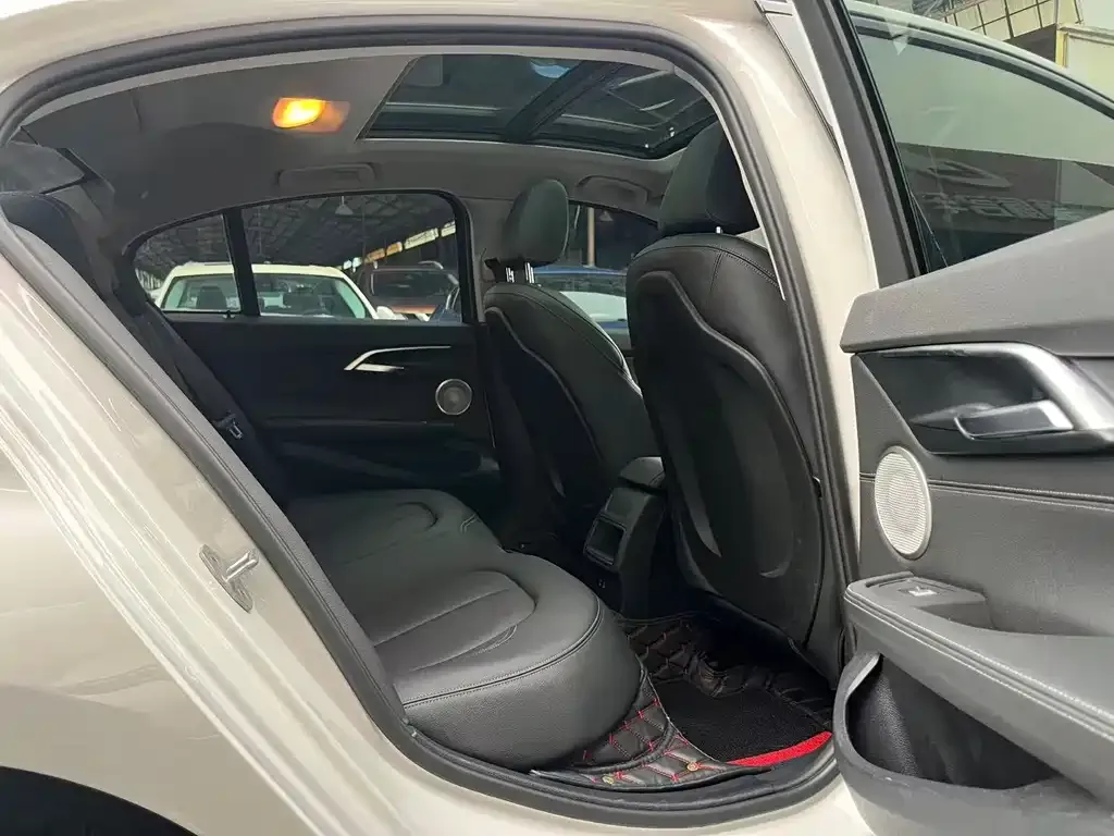 BMW 1 Series — фото 10