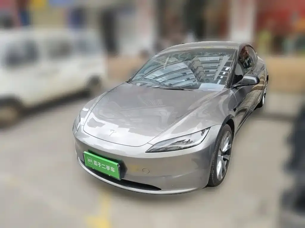 Tesla Model 3 — фото 1