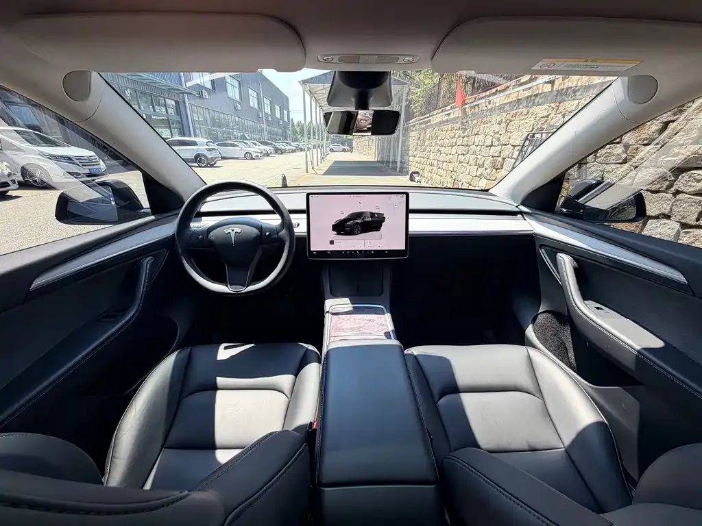 Tesla Model Y — фото 4