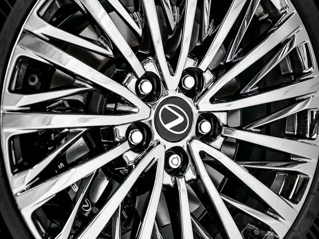 Lexus LM — фото 10