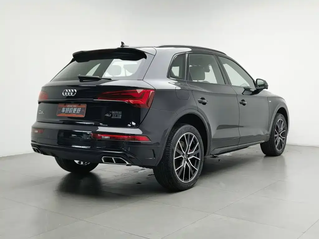 Audi Q5L — фото 3