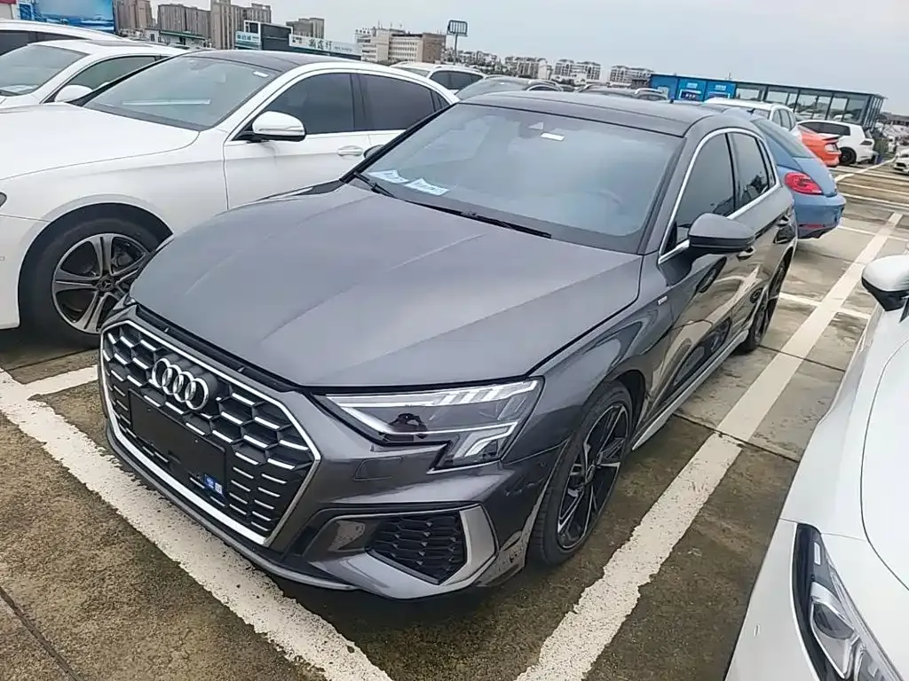 Audi A3 — фото 1