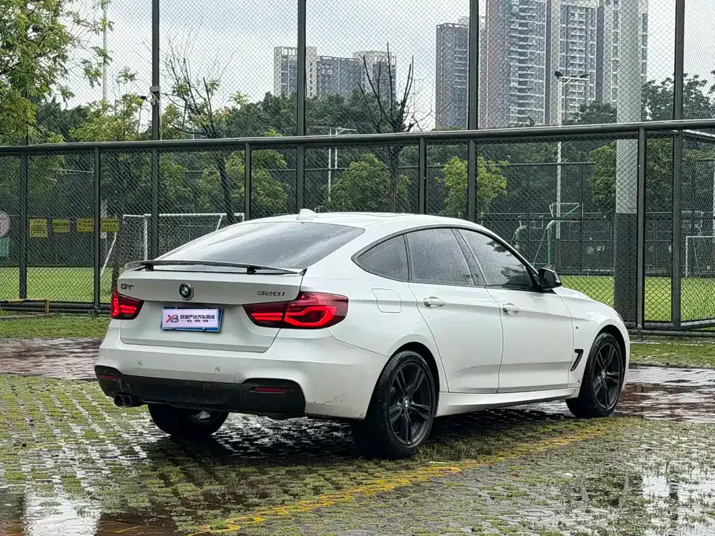 BMW 3 Series GT — фото 7
