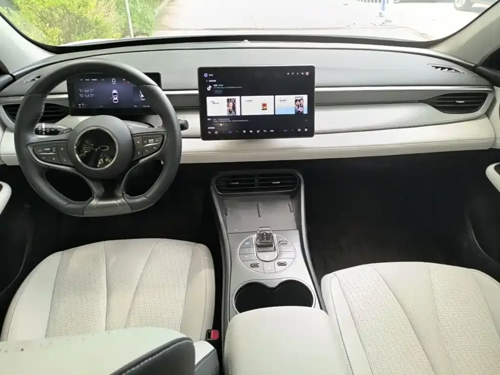 BYD Seal 05 DM-i — фото 8