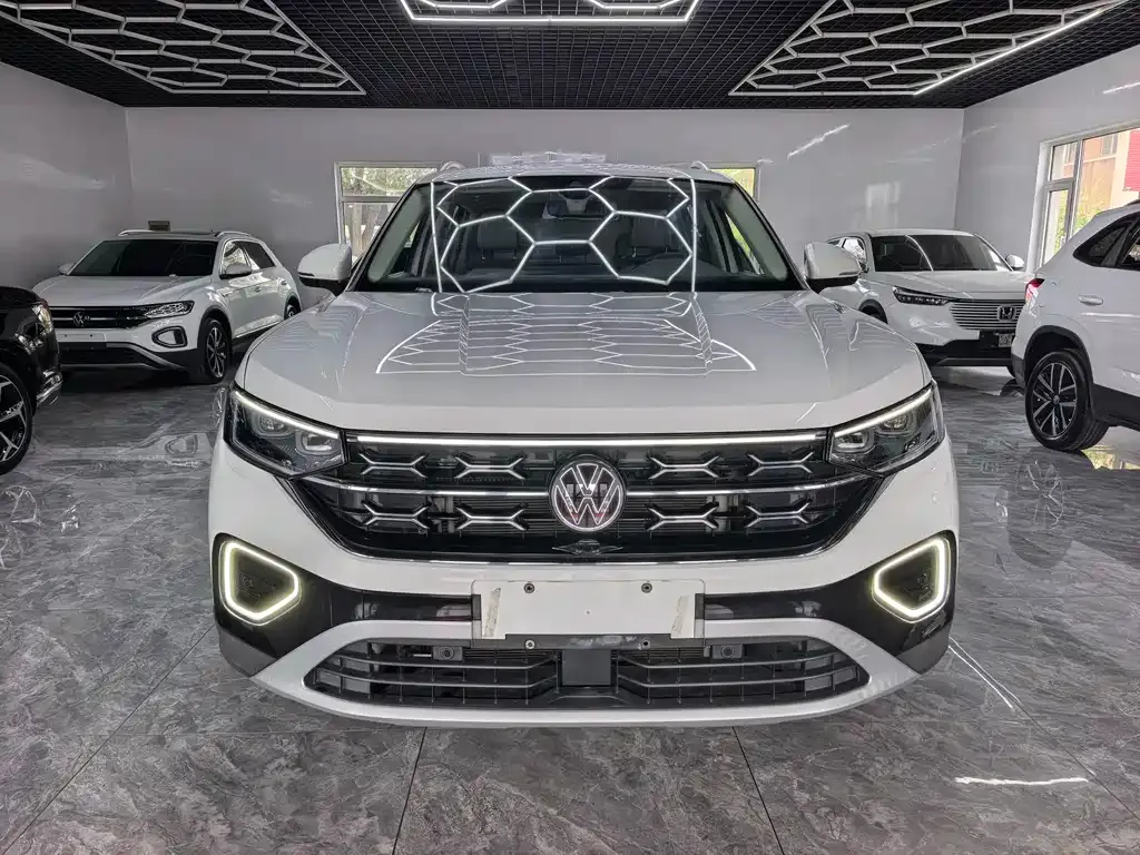 Volkswagen Tayron — фото 1