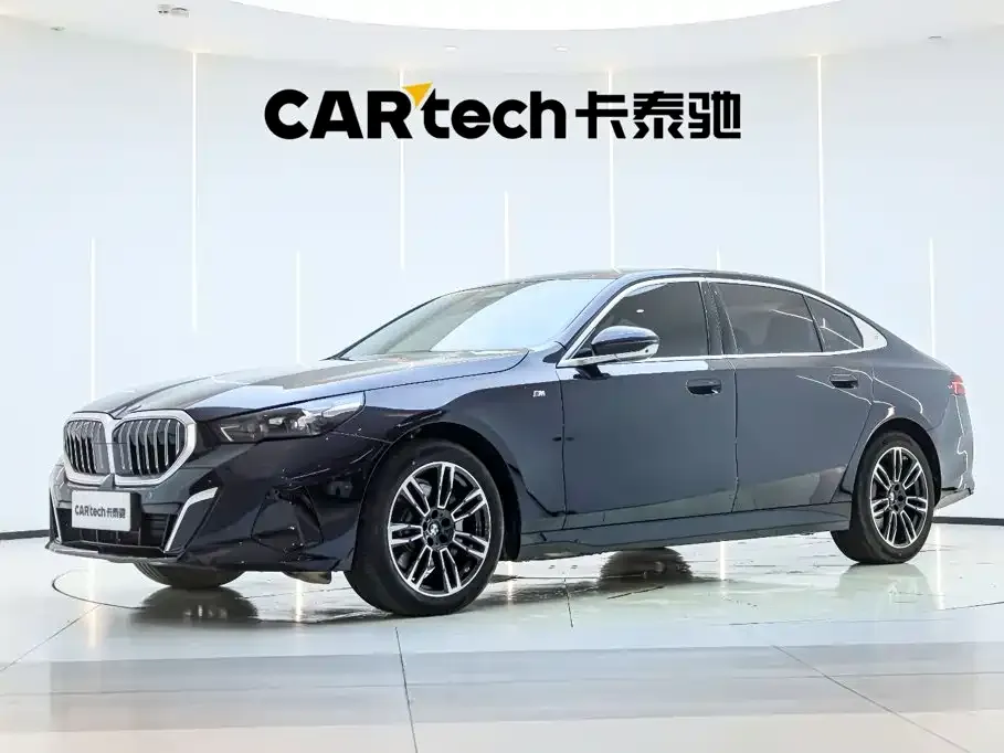 BMW 5 Series — фото 1