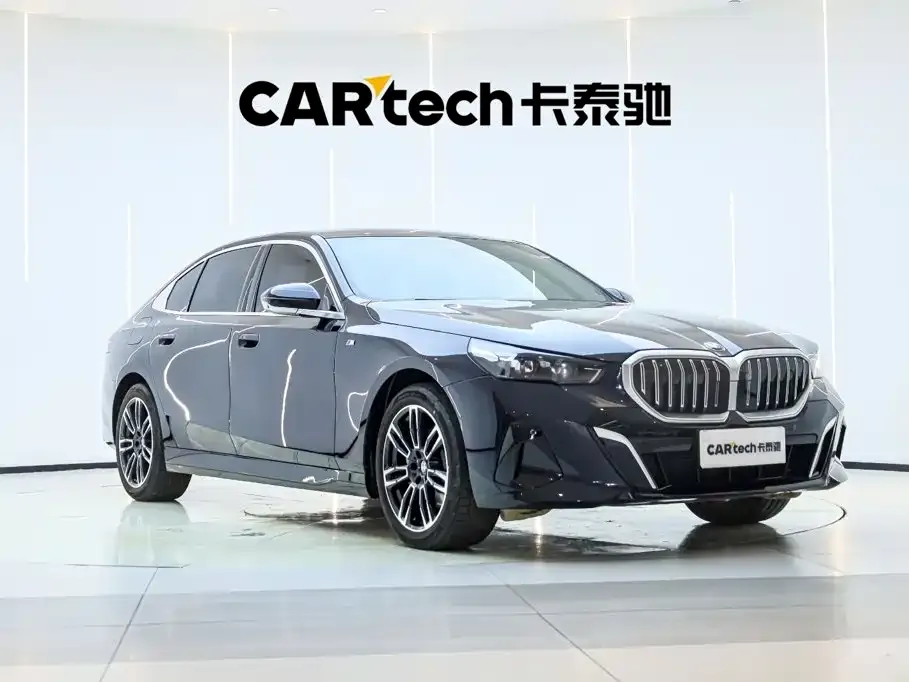 BMW 5 Series — фото 10
