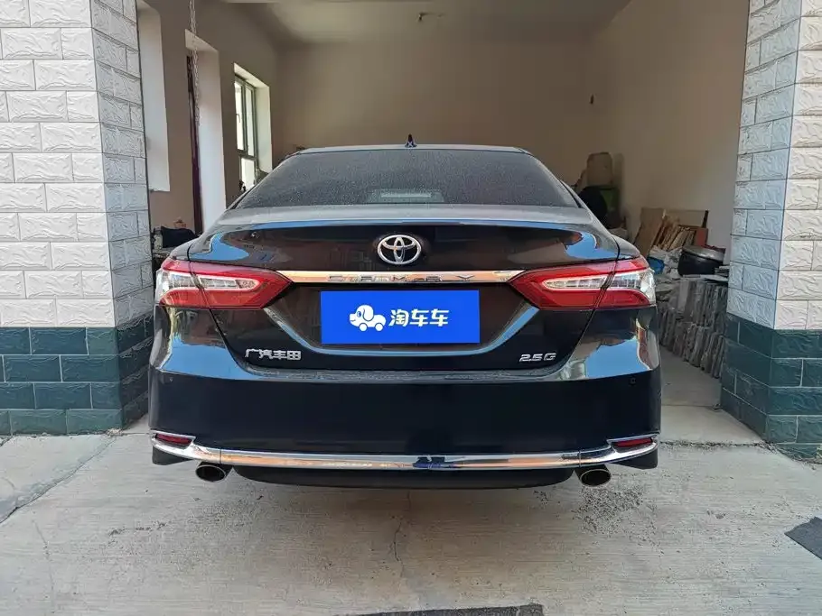 Toyota Camry — фото 5