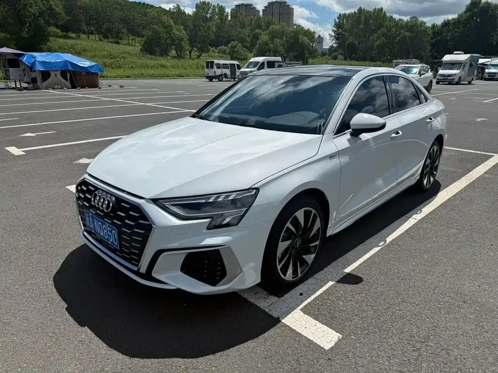 Audi A3 — фото 1