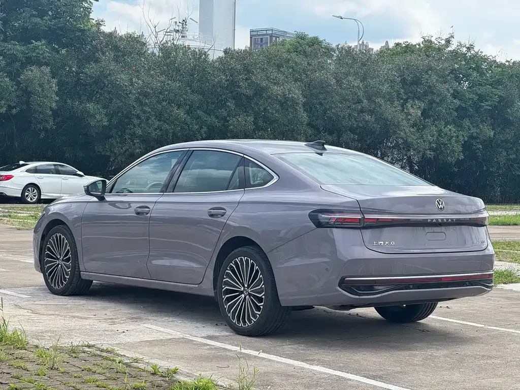 Volkswagen Passat — фото 9