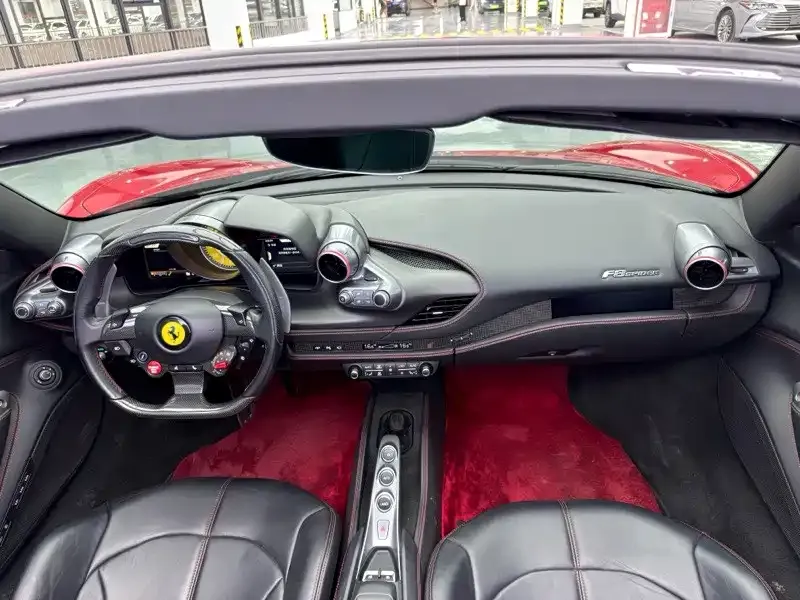Ferrari F8 — фото 6