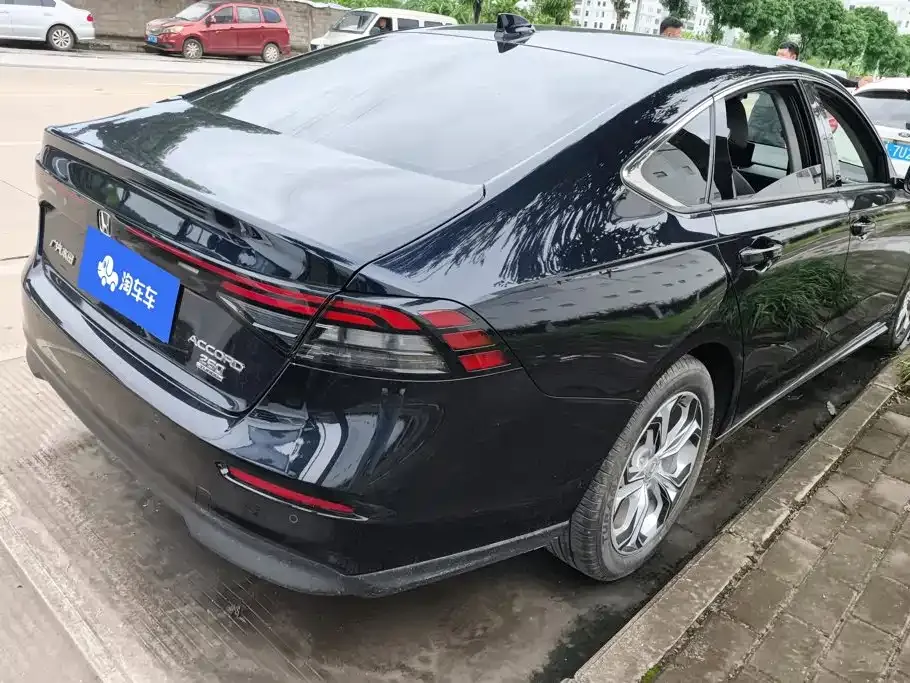 Honda Accord — фото 9
