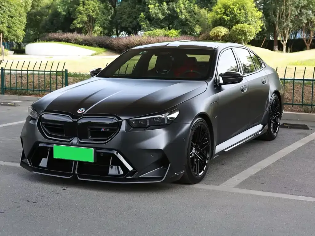 BMW M5 New Energy — фото 1