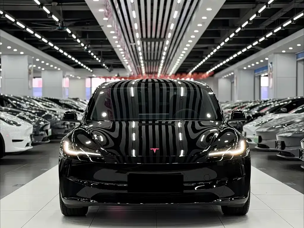 Tesla Model 3 — фото 2