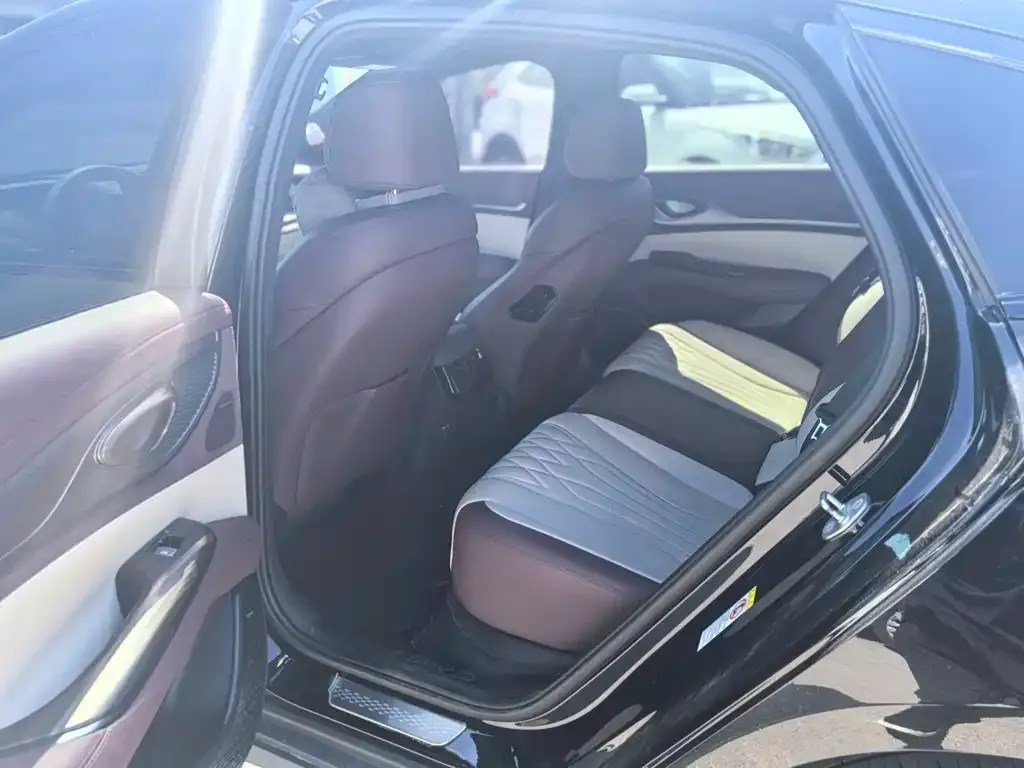 BYD Seal — фото 4