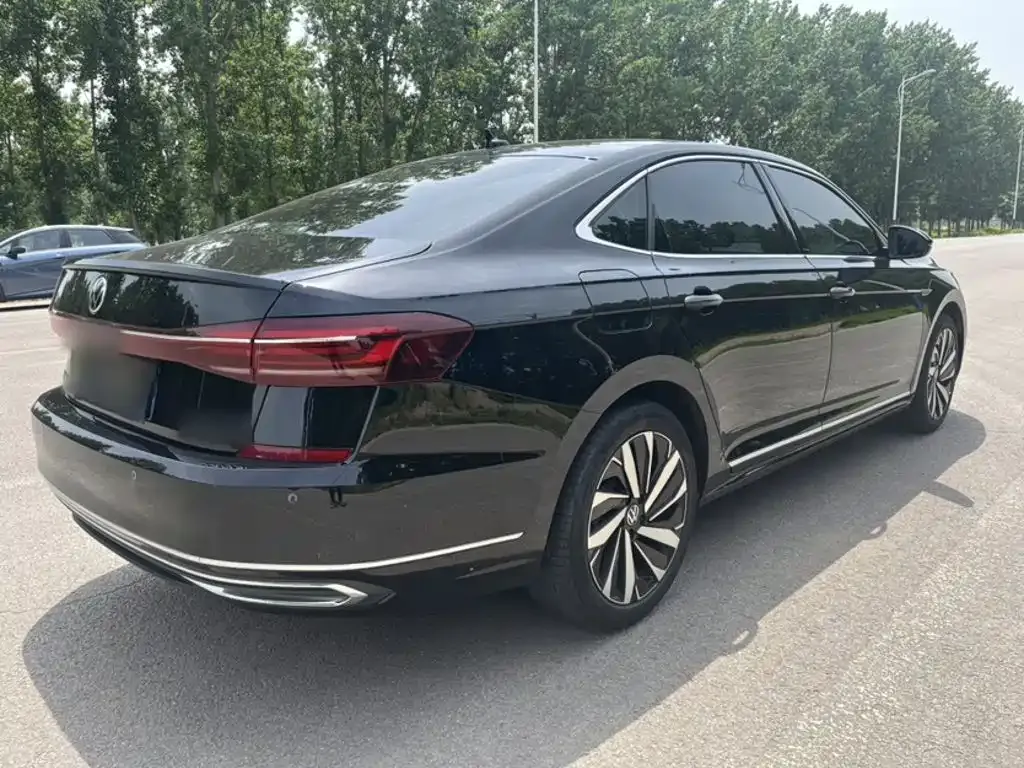 Volkswagen Passat — фото 7