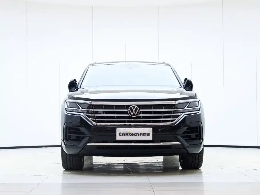 Volkswagen Touareg — фото 8