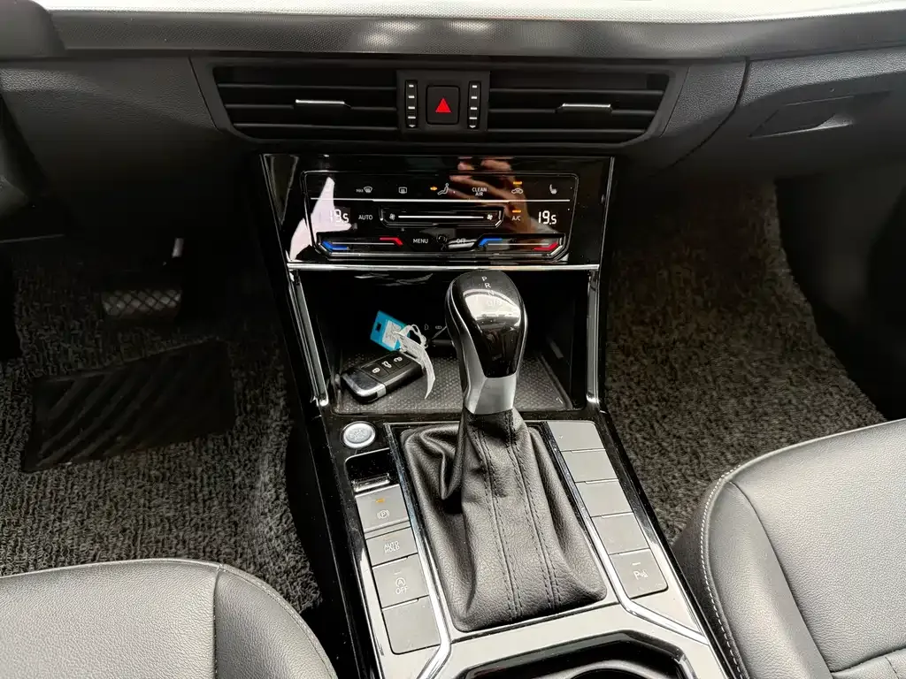 Volkswagen Passat — фото 7