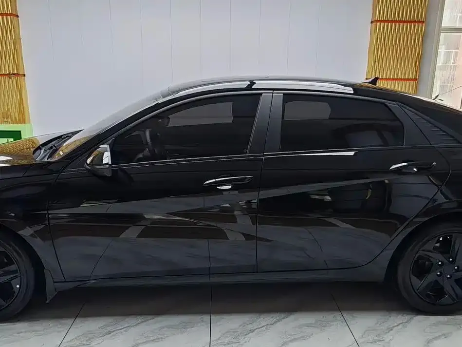 Hyundai Elantra — фото 4