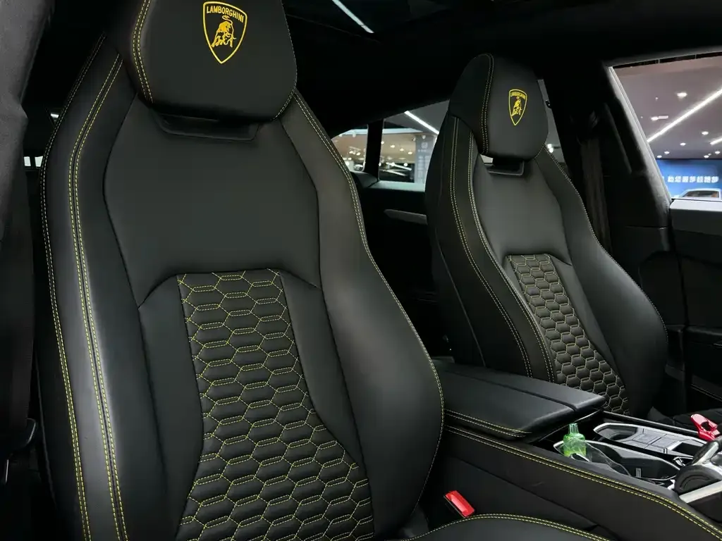 Lamborghini Urus — фото 10