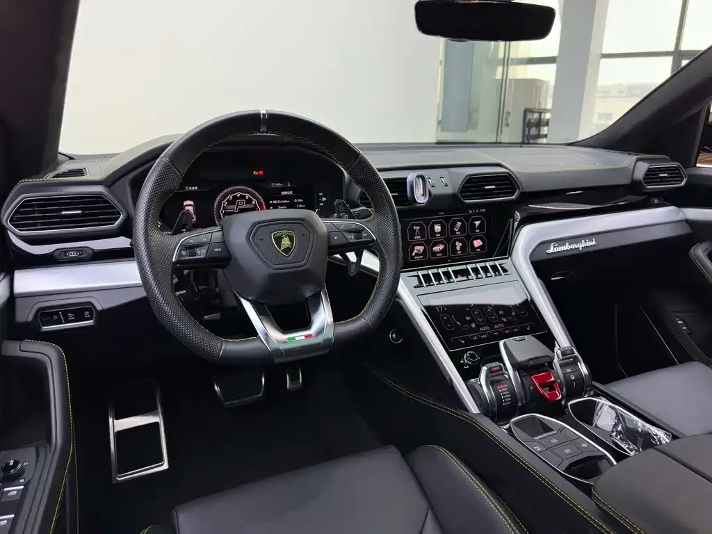 Lamborghini Urus — фото 2
