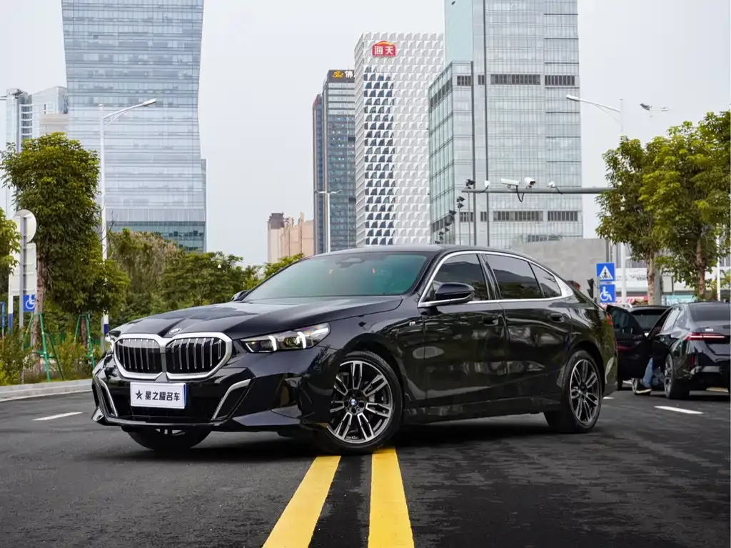 BMW 5 Series — фото 1