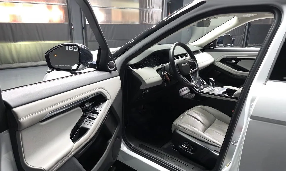 Land Rover Range Rover Evoque — фото 8