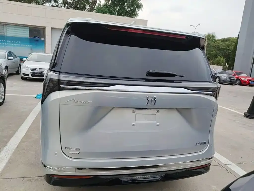 Buick GL8 Hybrid — фото 3