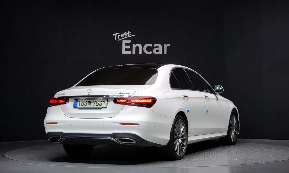 Mercedes-Benz E-Class — фото 7
