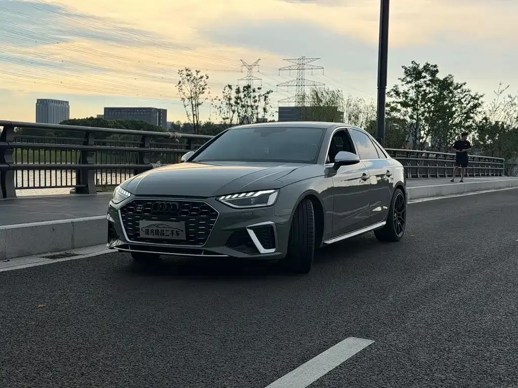 Audi S4 — фото 1