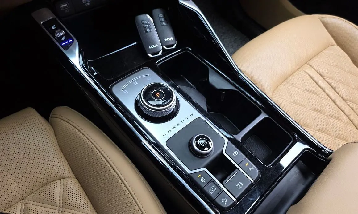 Kia Sorento — фото 9