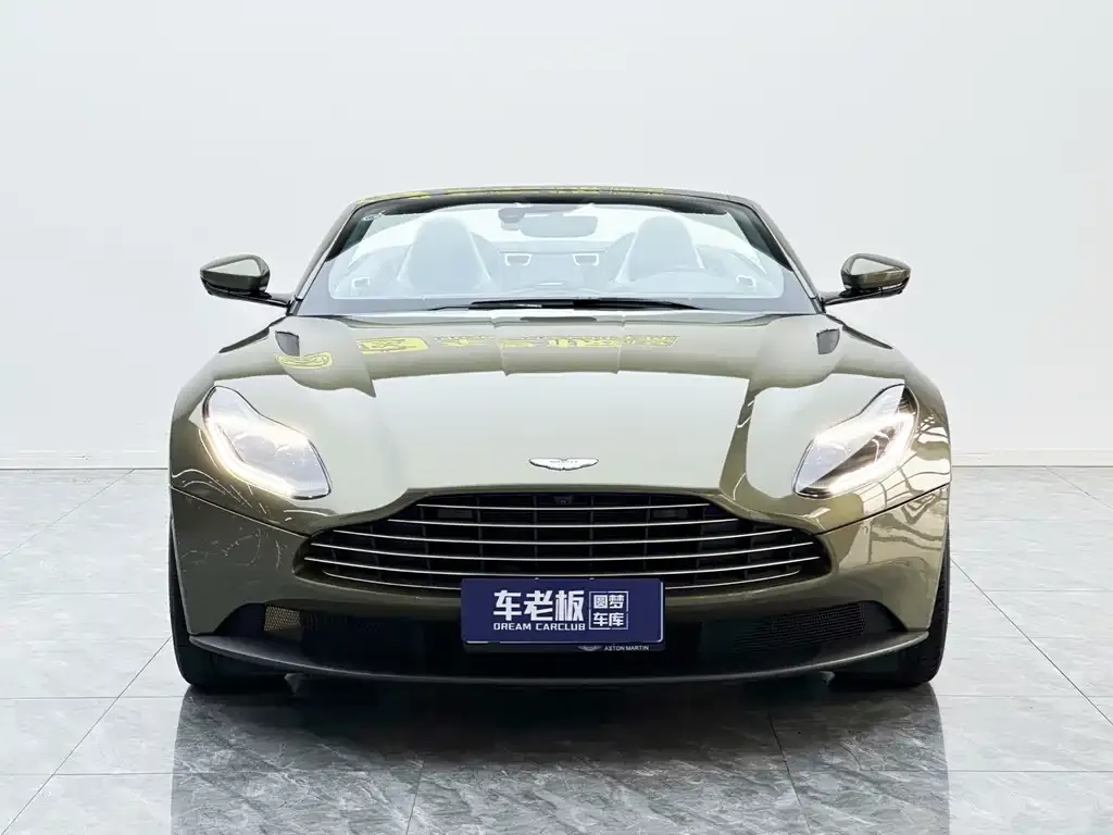 Aston Martin DB11 — фото 6