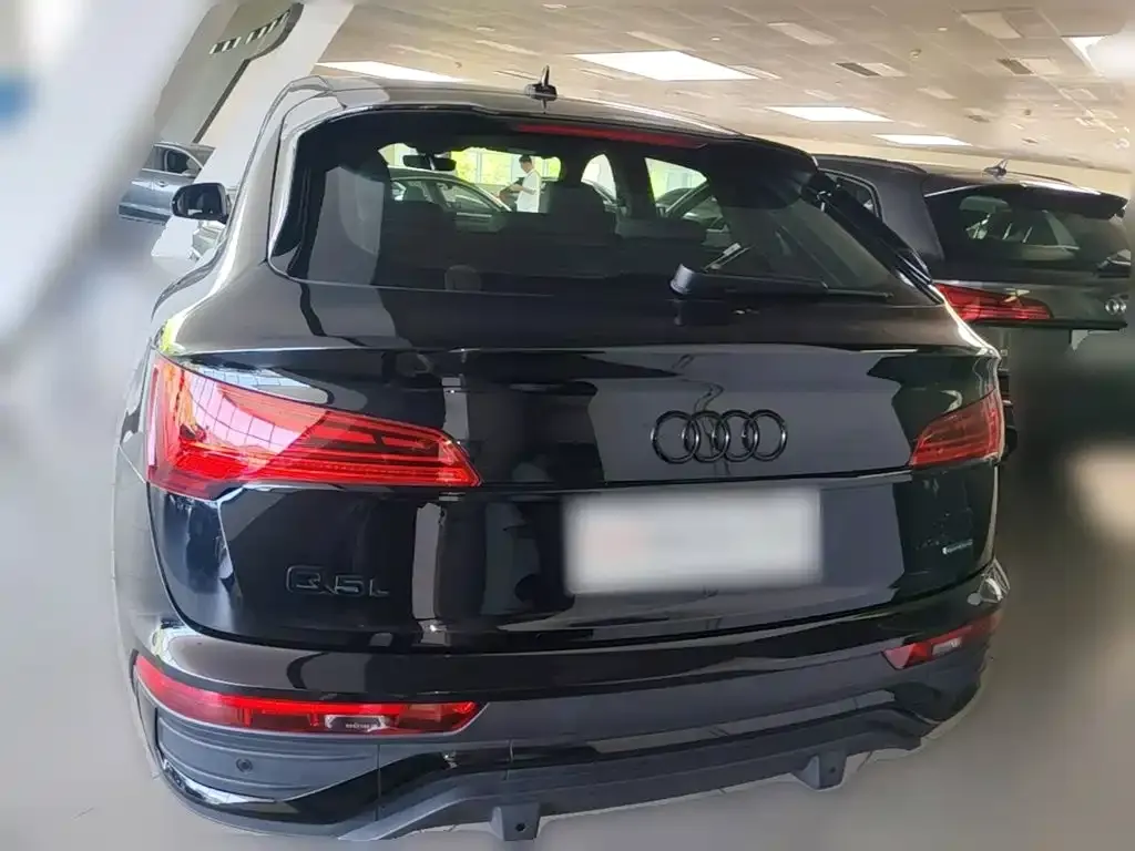 Audi Q5L Sportback — фото 7