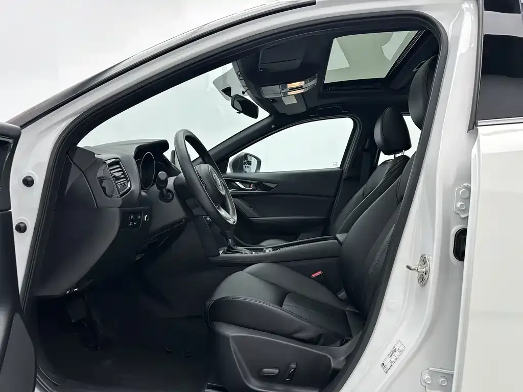 Mazda CX-4 — фото 10