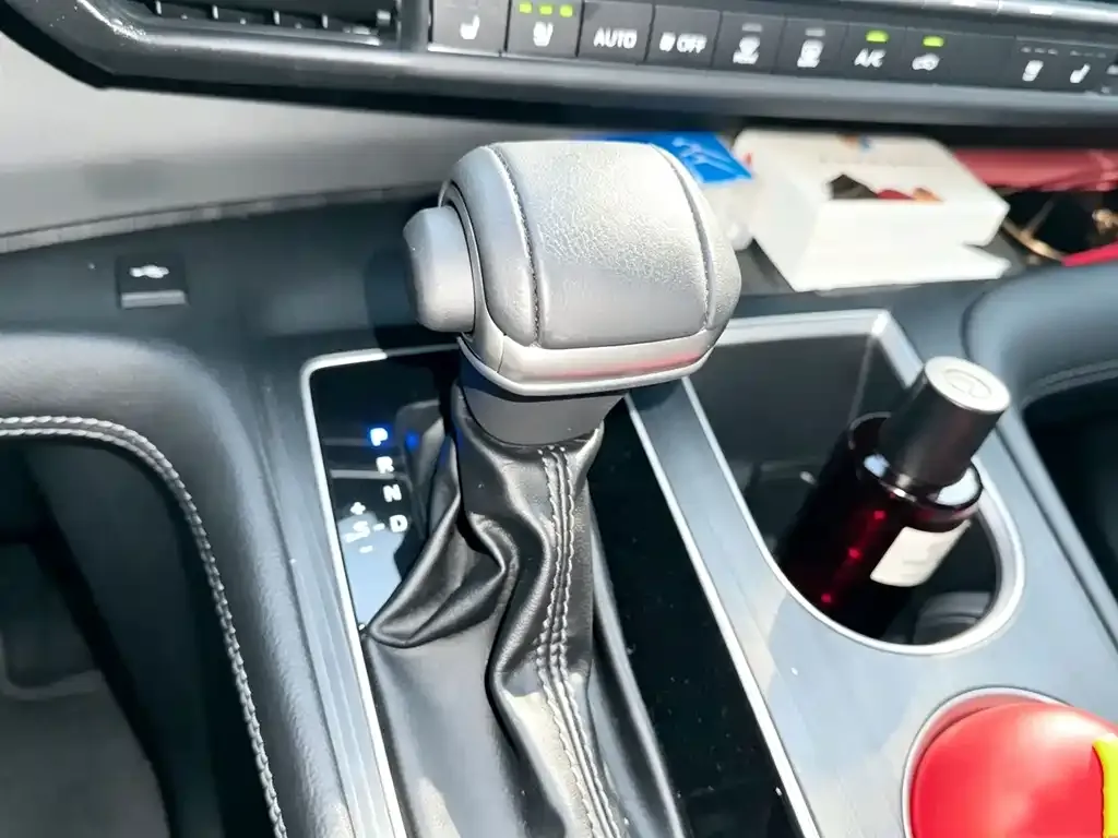 Toyota Sienna — фото 2