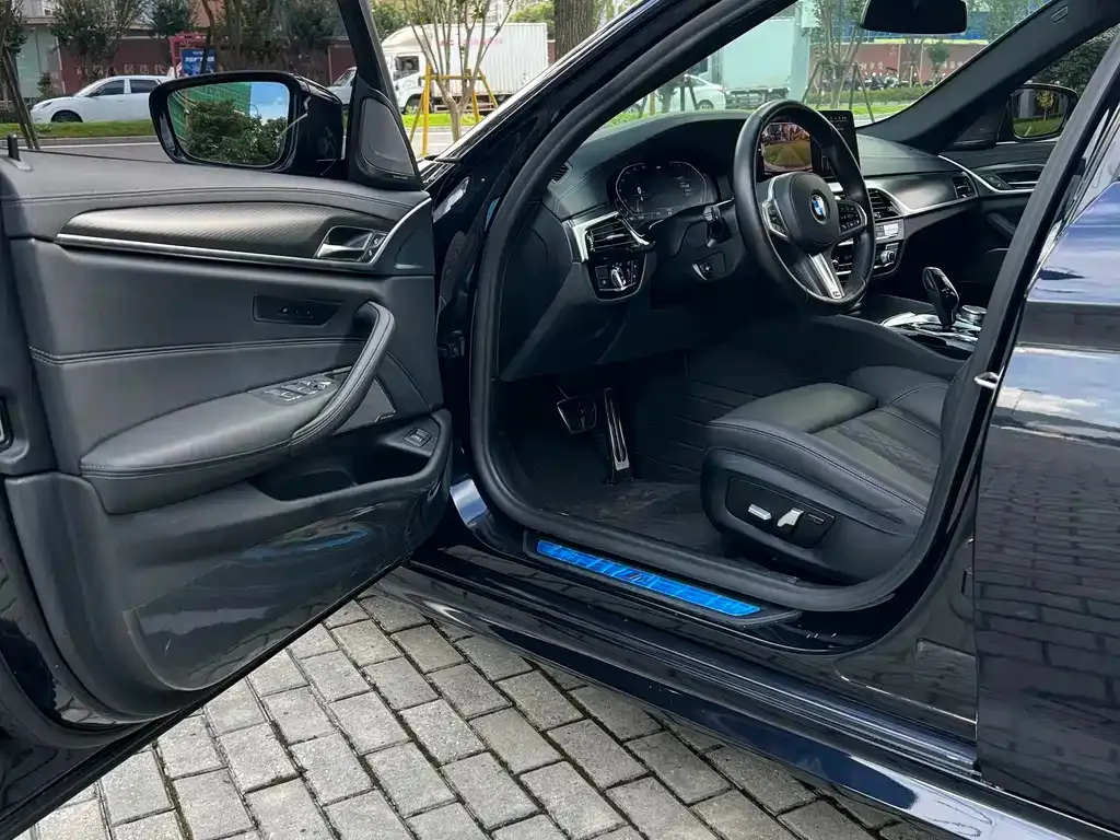 BMW 5 Series (Import) — фото 2