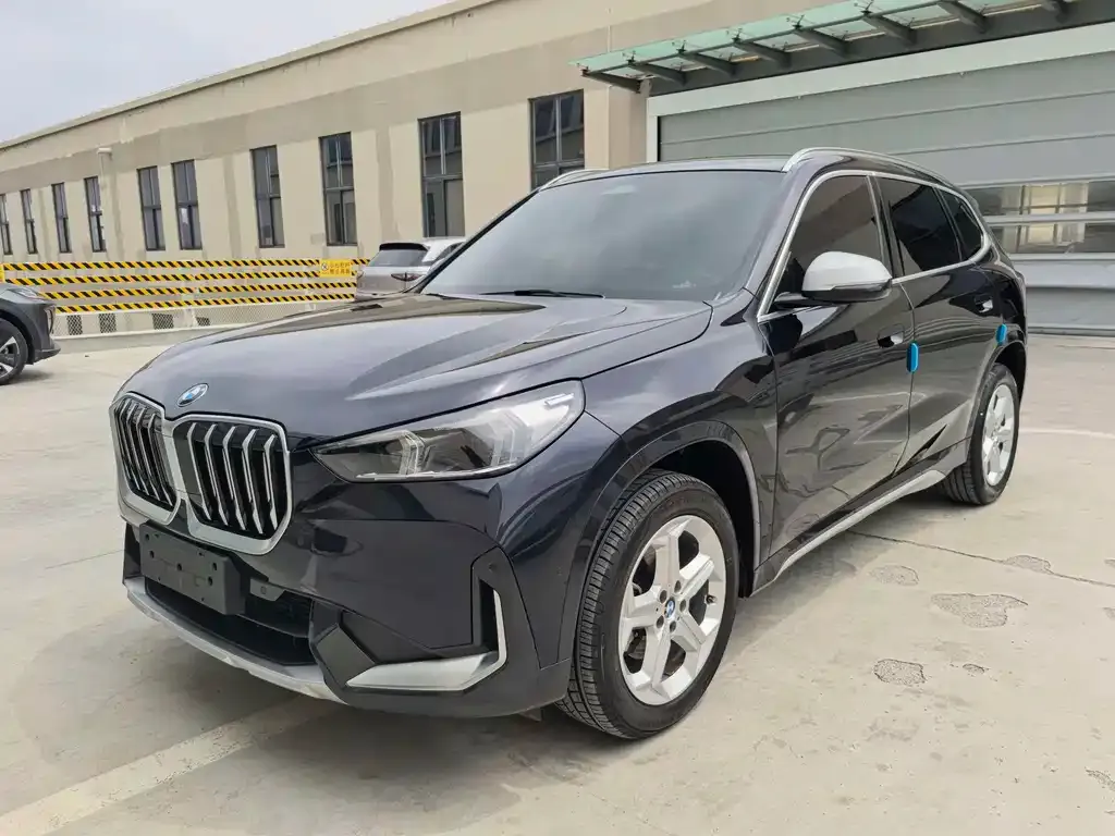 BMW X1 — фото 1