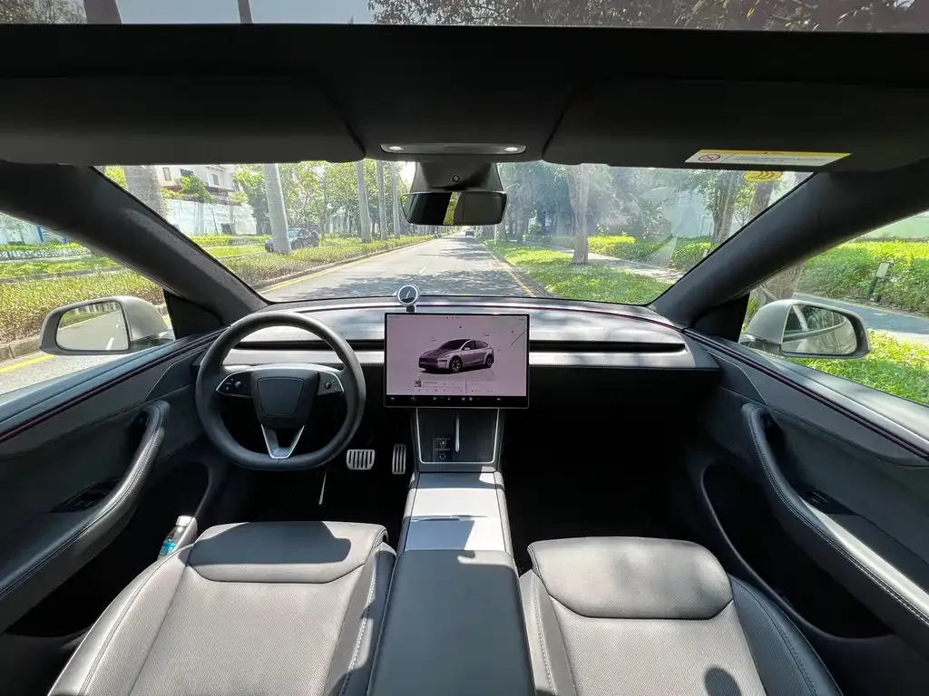 Tesla Model Y L — фото 2