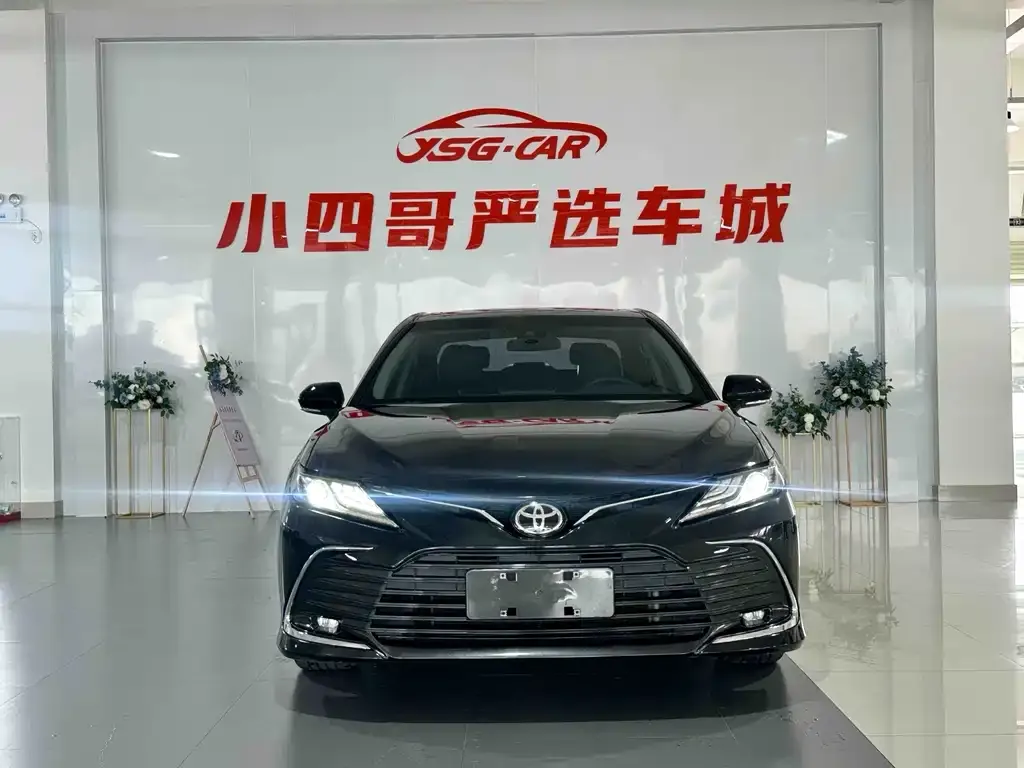 Toyota Camry — фото 4