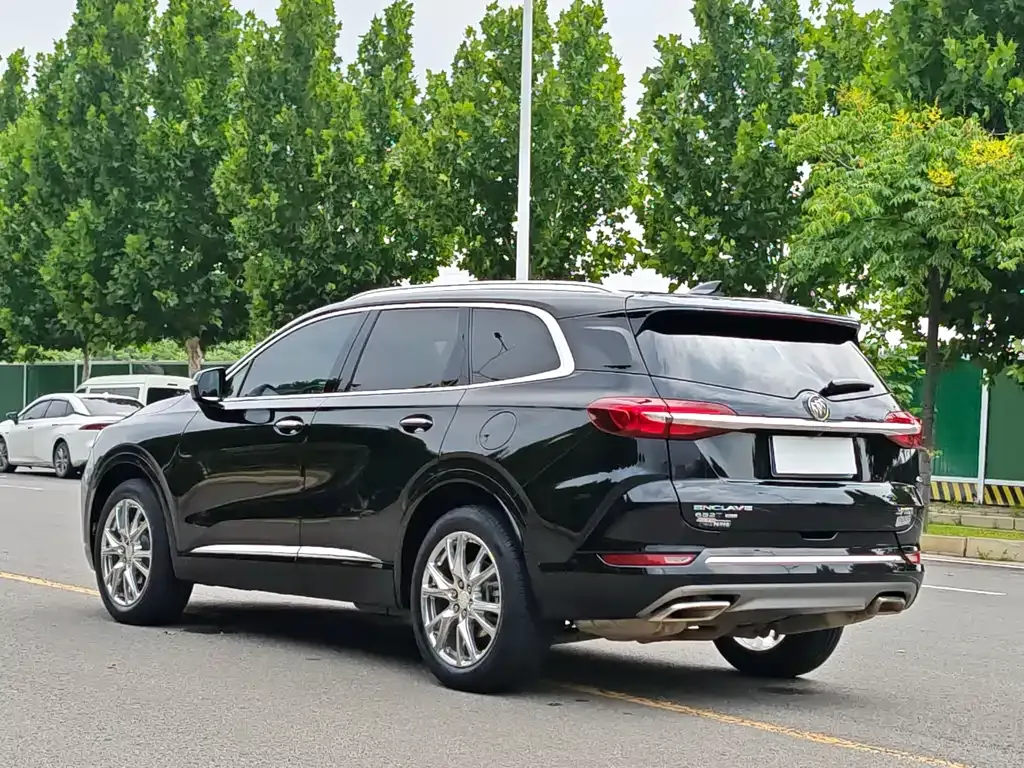 Buick Enclave — фото 7