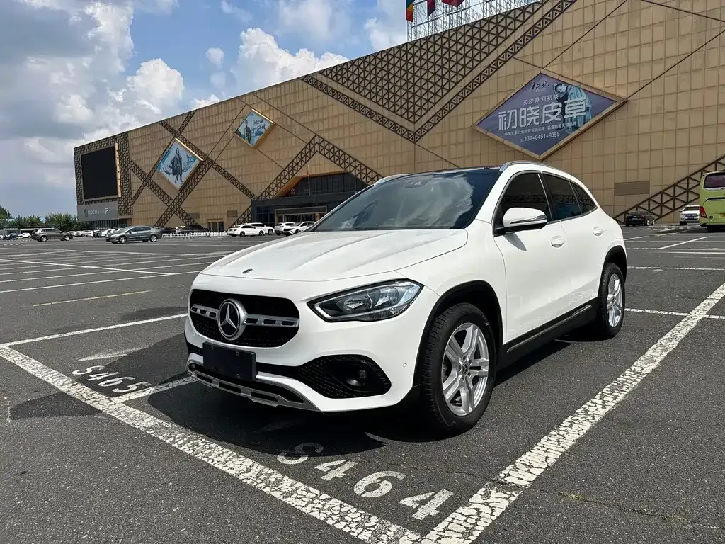 Mercedes-Benz GLA — фото 1